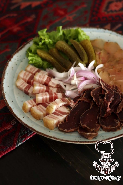 Мясное угощение 200 гр.