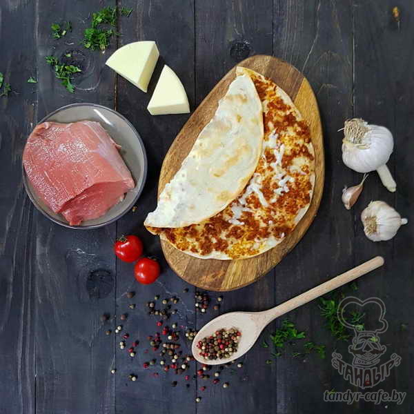 Ламаджо с сыром 