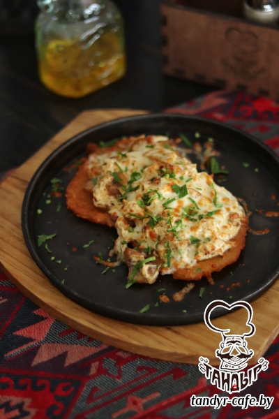 Драники с курицей и грибами 